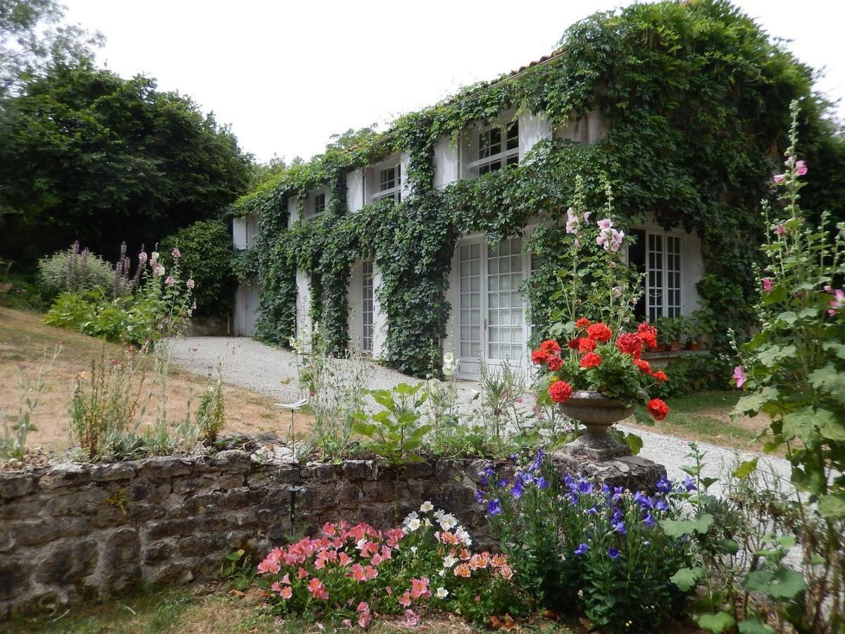 Bed and Breakfast Le Petit Massigny Les Velluire-sur-Vendee Екстер'єр фото