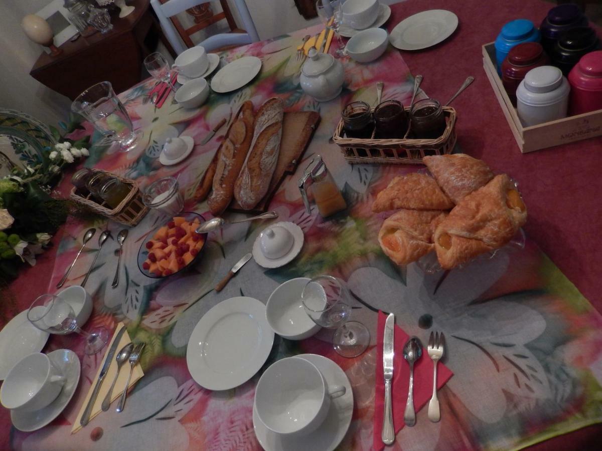 Bed and Breakfast Le Petit Massigny Les Velluire-sur-Vendee Екстер'єр фото